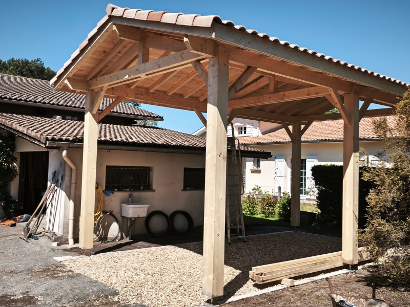 Construction d’un abri camping-car en bois à Pessac