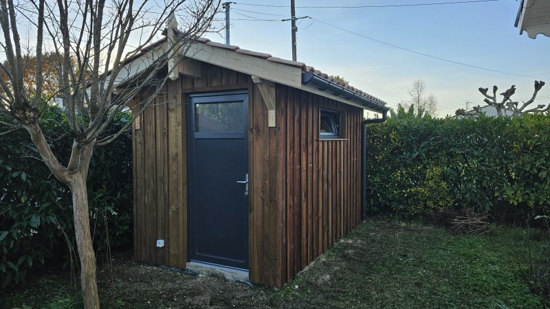 Abri de jardin bois sur-mesure réalisé à Gujan-Mestras, style typique du Bassin d’Arcachon