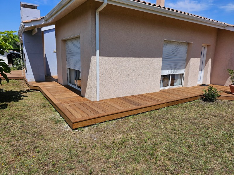 Pose sur plots avec structure traitée – projet LSMenuiserie