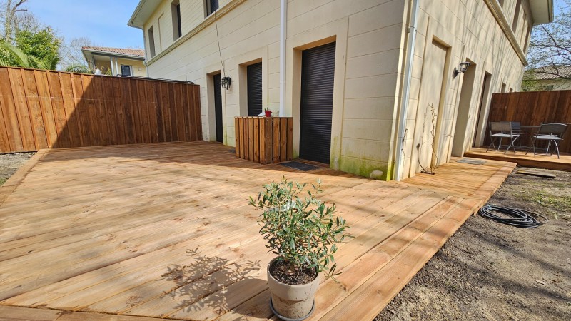 Création d'une terrasse en bois en pin autoclave classe 4 à Gradignan proche de Bordeaux