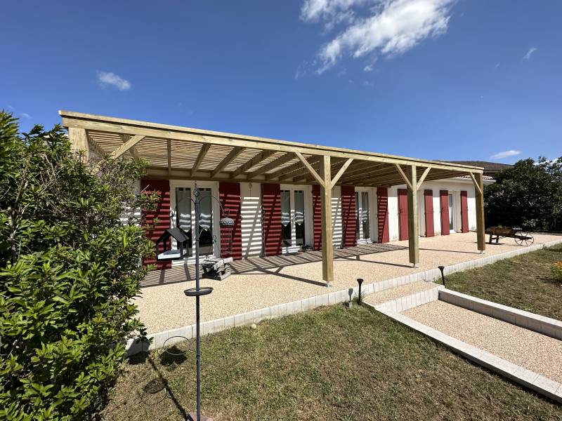 Fabrication et installation d'une Pergola en bois autoclave sur mesure à Soussans dans le médoc en Gironde