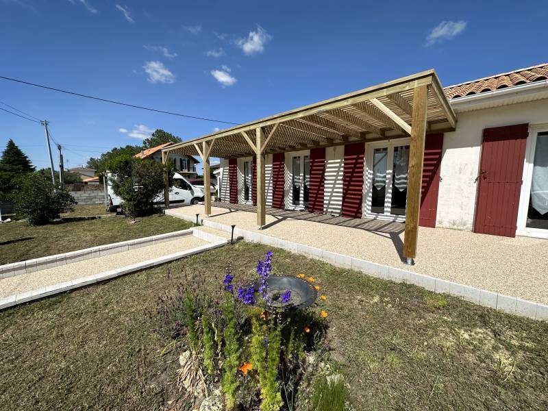 Fabrication et installation d'une Pergola en bois autoclave sur mesure à Soussans dans le médoc en Gironde