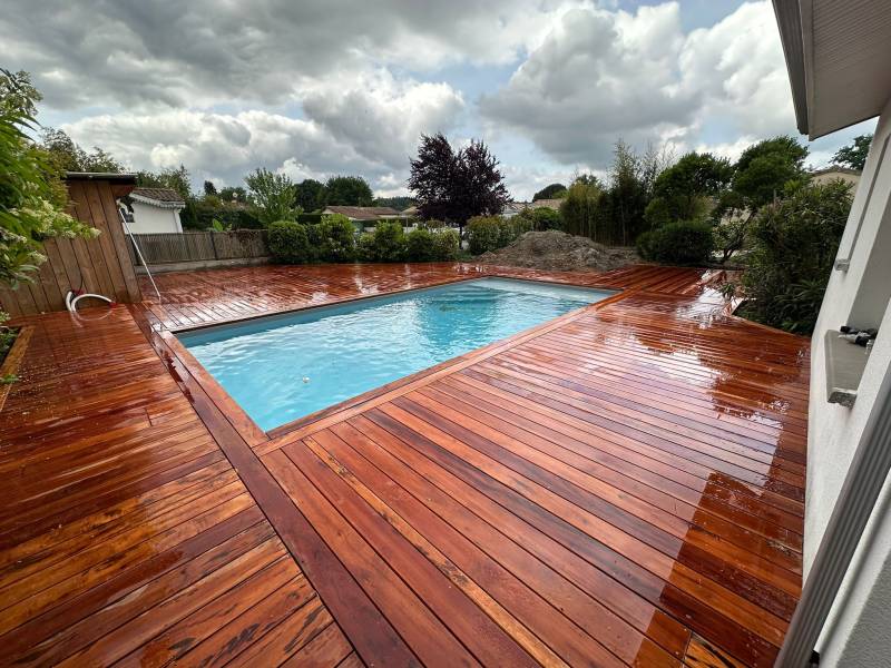 Détail des lames Muiracatiara : veinage naturel et finition impeccable