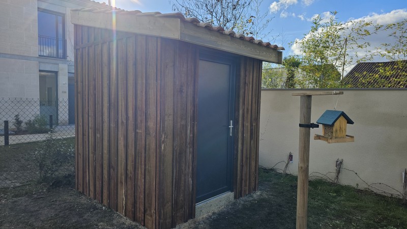 Cabanon de jardin en bois sur mesure moins de 5m2 sans demande préalable au Bouscat proche de Bordeaux et alentours