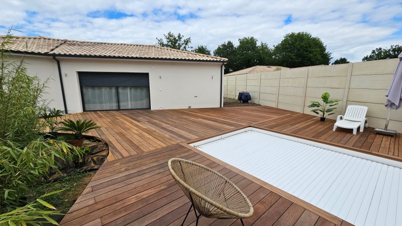 Terrasse bois en Itauba posée à Saint-Jean-d’Illac par LSMenuiserie
