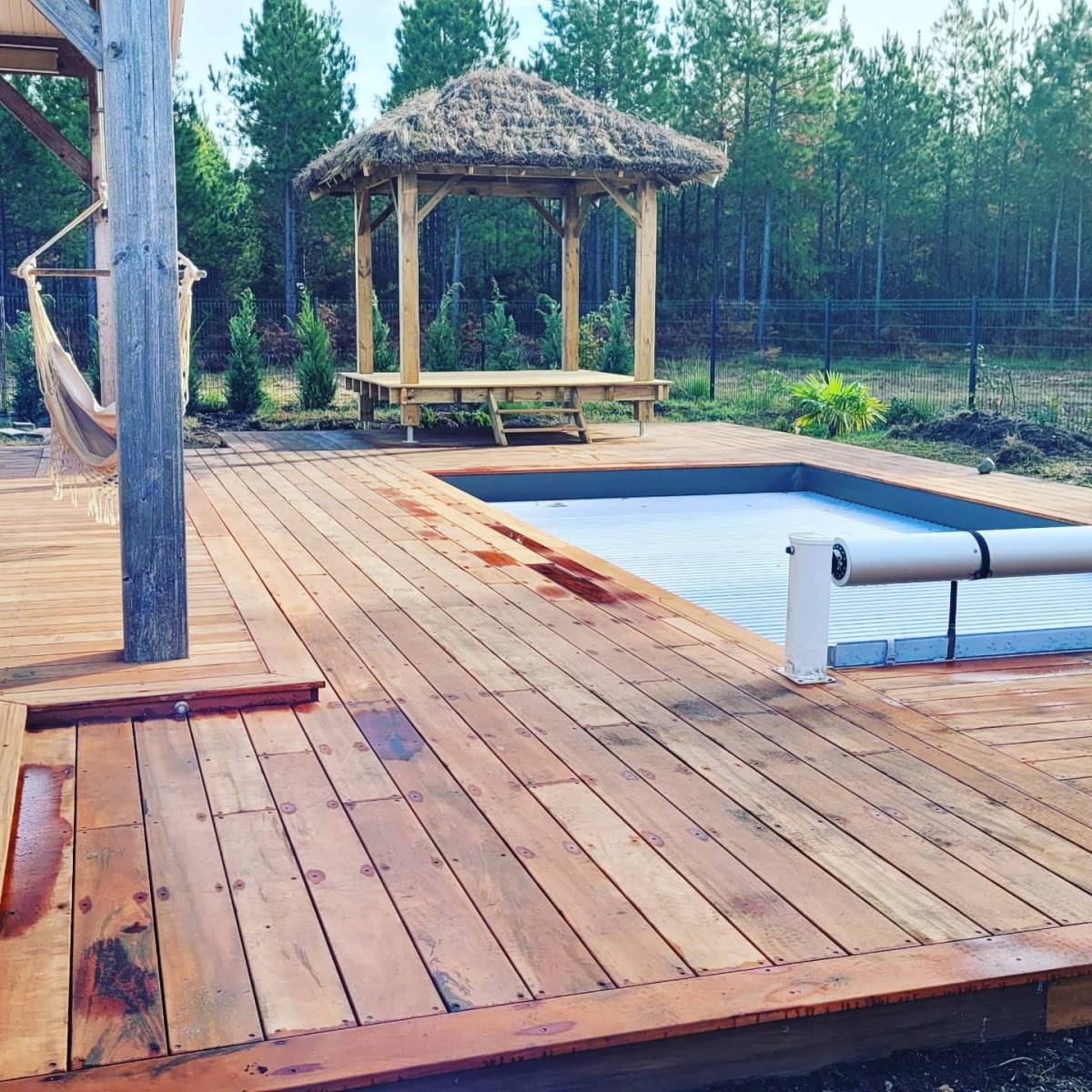 Aménagement d'une terrasse bois exotique a Brach proche Bordeaux