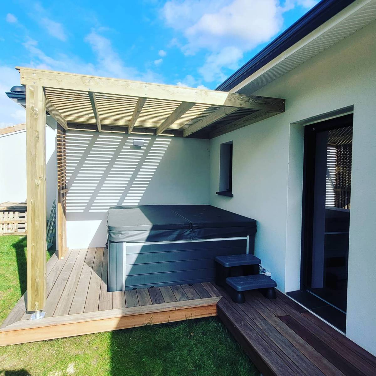 pergola bois spa de nage a Marcheprime