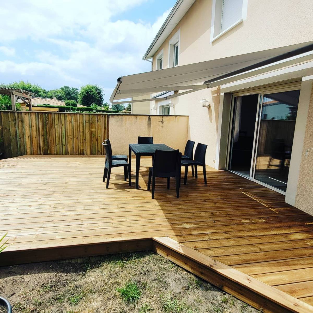pose d'une terrasse pin autoclave a saint jean d'illac